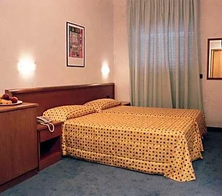 Hotel Italia 3*