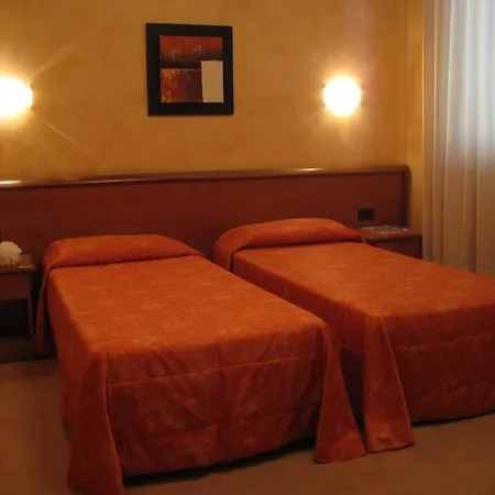 Italia 3* Карманьола